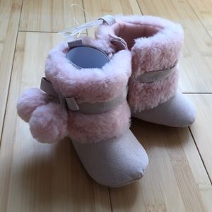 Baby girl shoes. 3-6 months.